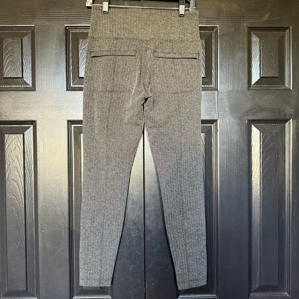 Athleta Delancey Black and Gray Herringbone Leggings with Zip Pockets Size M - Picture 5 of 7